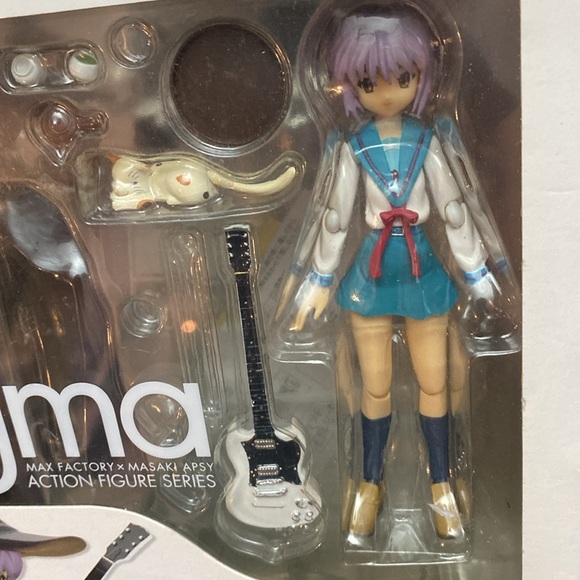 Yuki Nagato Evil Witch figma
015 The Melancholy of Haruhi
Suzumiya Action Figure - Picture 2 of 16